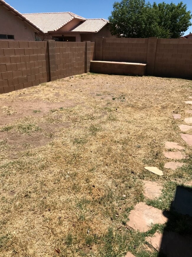 Building Photo - 3 BDR 2 Bath in Chaparral Village neighbor...