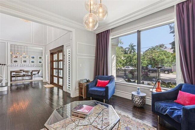 Building Photo - 34 SW 22nd Rd