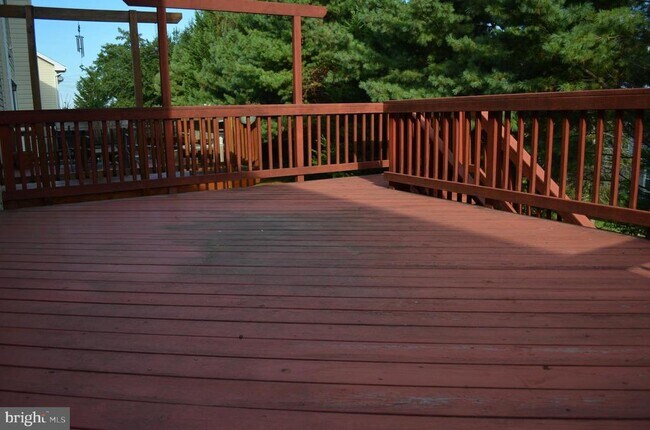 Building Photo - 117 Longpoint Way