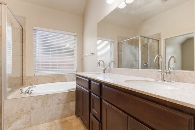 Building Photo - 8710 White Crown