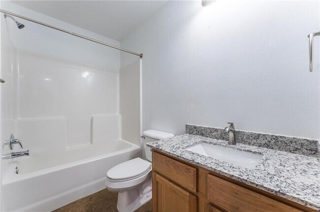 Building Photo - 203 Sage St