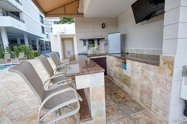 Building Photo - 1401 S Ocean Blvd