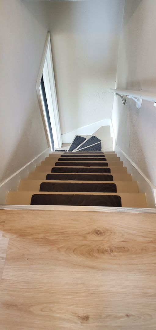 Building Photo - Beautifully Styled Colonial Home with Upgrades!