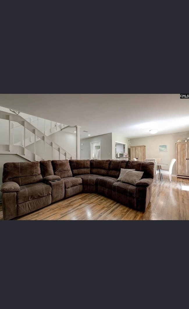 Building Photo - 177 Lionsgate Dr