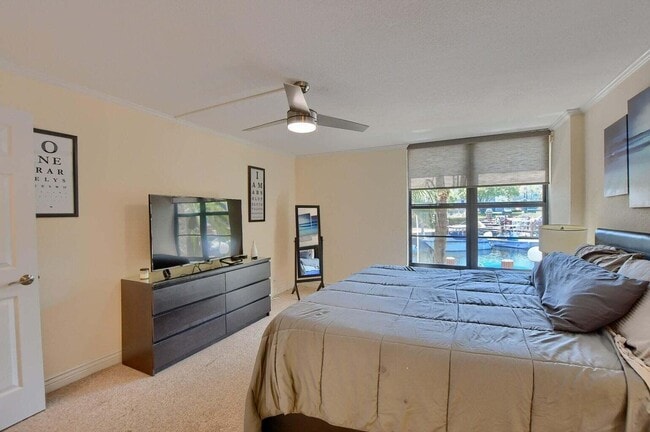 Building Photo - 3 Royal Palm Way