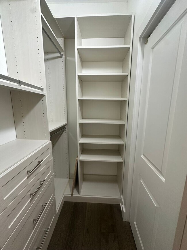 Building Photo - Modern 2 Bedroom, 2 Bathroom Penthouse with Parking in Historic LeDroit Park