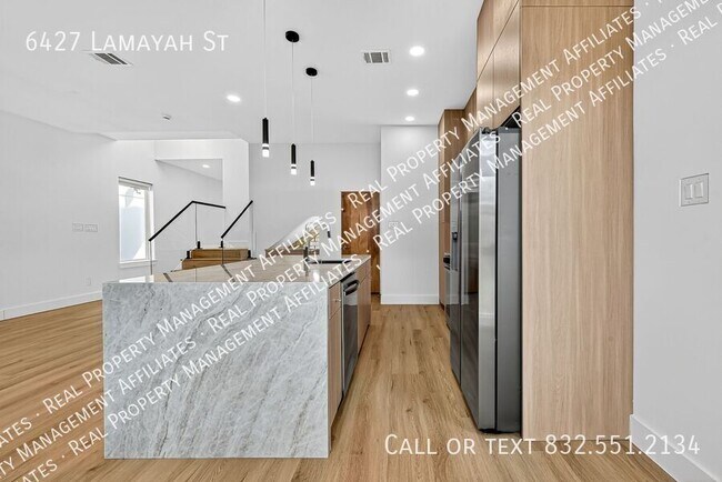 Building Photo - 6427 Lamayah St