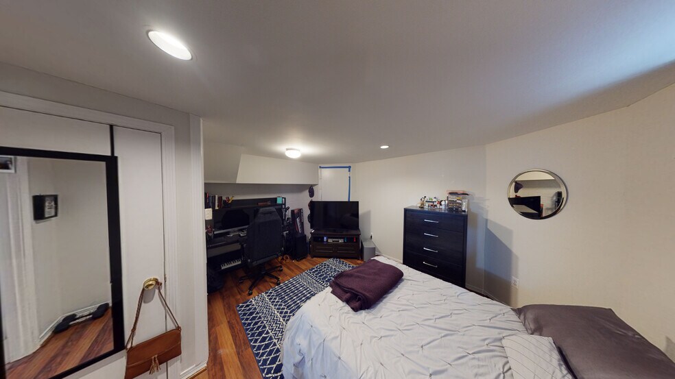 Building Photo - 9 Ashton Pl