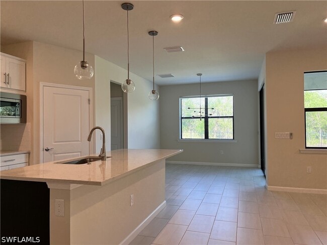 Building Photo - 2122 Yellowfin Cir