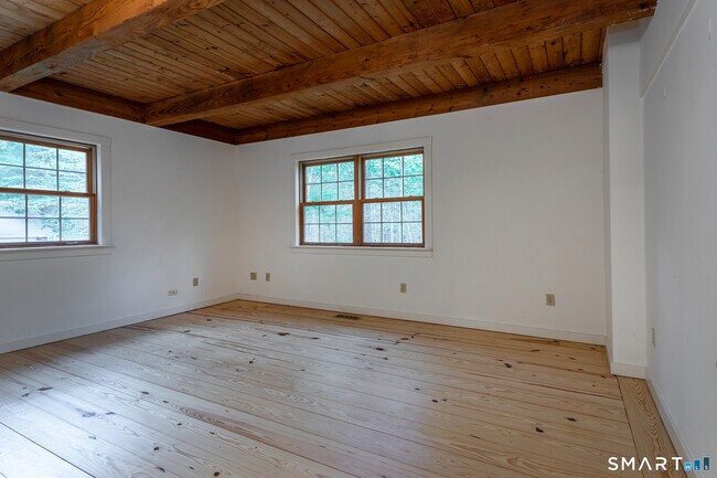 Building Photo - 38 W Mountain Ln