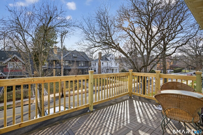 Building Photo - 339 Willow St