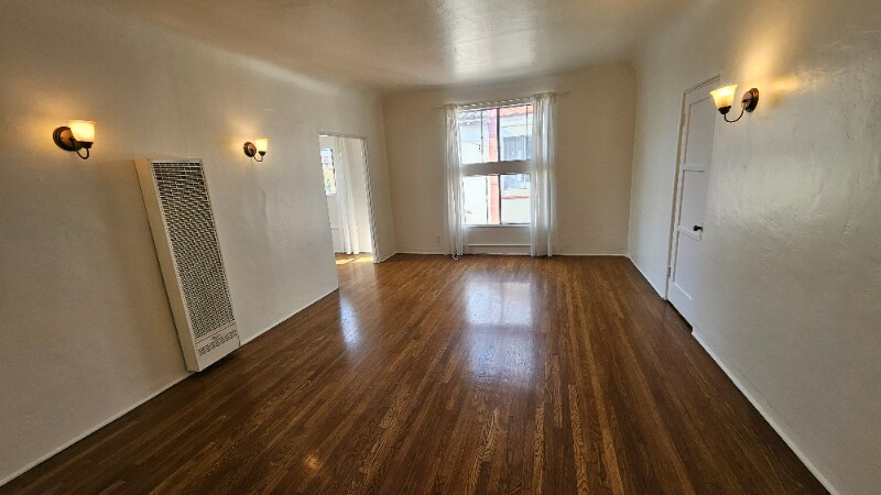 Primary Photo - 1421 Echo Park Ave