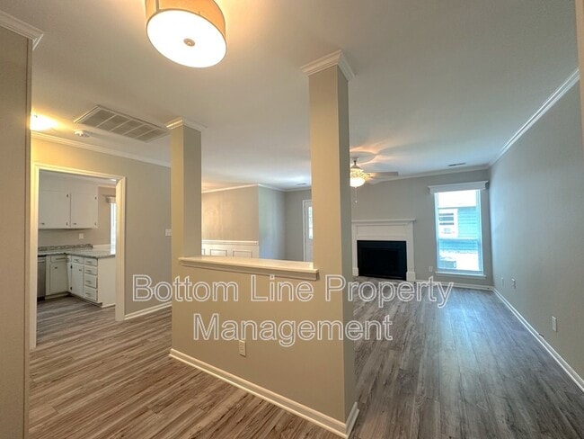 Building Photo - 11824 Larkridge Ct