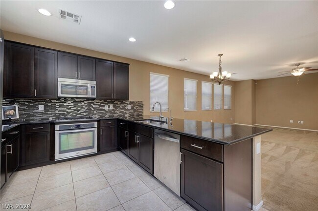 Building Photo - 10683 Country Knoll Way