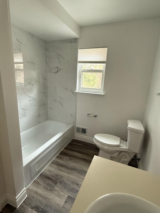 Building Photo - 12757 De Cook Dr