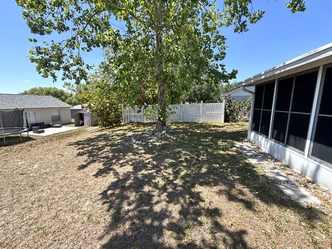 Building Photo - 12037 Goldenstar Ln