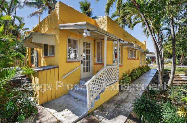 Building Photo - 208 S K St