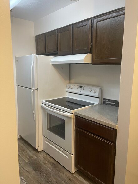 kitchen - 167 E 100 N