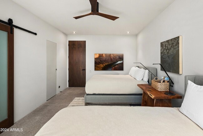 Building Photo - 15212 N Sandy Blf Rd