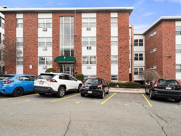 Building Photo - 8 Commonwealth Ct