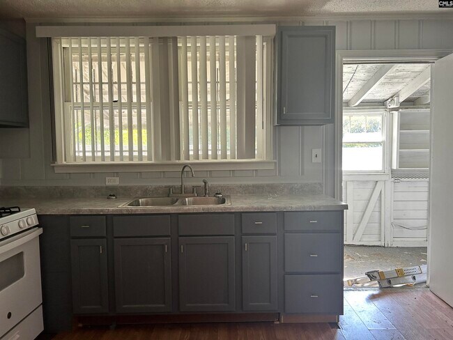 Building Photo - 804 Columbia College Dr