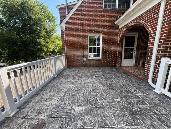 Building Photo - 3479 Overbrook Dr
