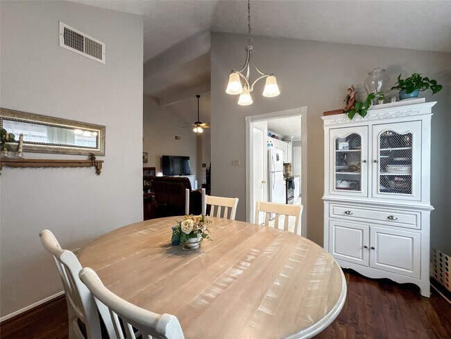 Building Photo - 2909 Laurelridge Dr