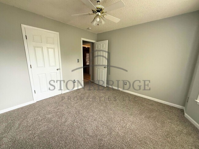Building Photo - 3 bed, 2 bed home in Helena