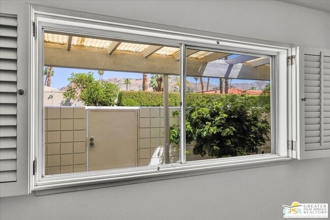 Building Photo - 483 E Avenida Granada