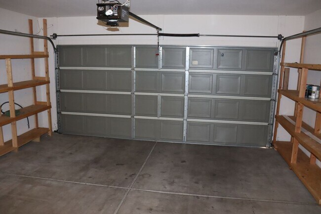 Building Photo - Beautiful West Side Home in Gated Community