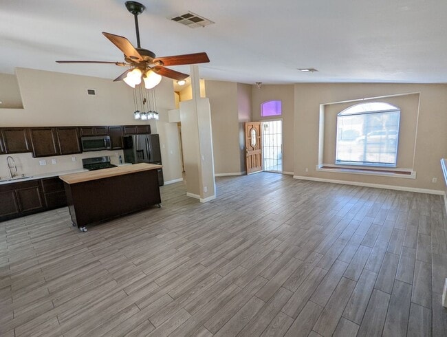 Building Photo - 4932 Dunvegan Ct