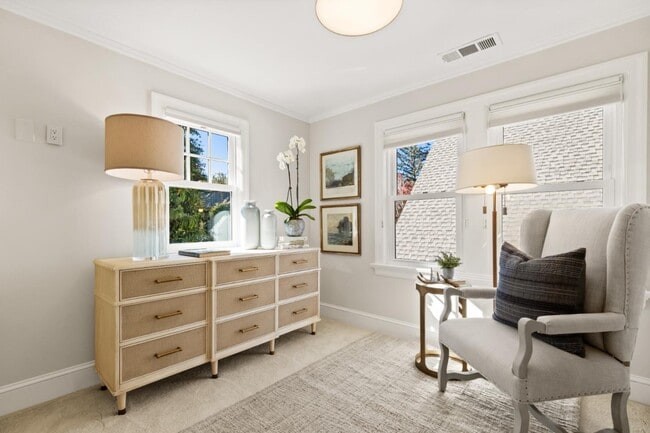 Building Photo - 105 Pepper Ave