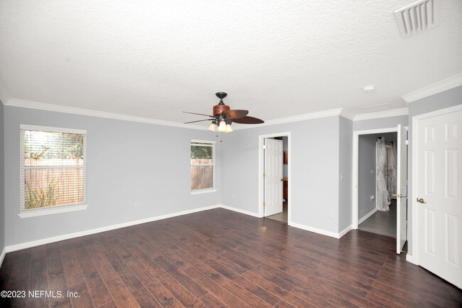 Building Photo - 757 MacKenzie Cir