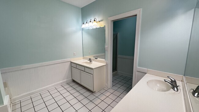 Building Photo - 441 Candlewood Dr