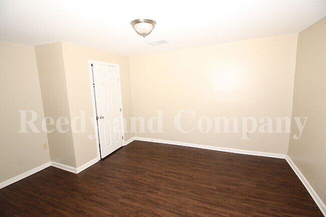 Building Photo - 961 Carrolton Rd