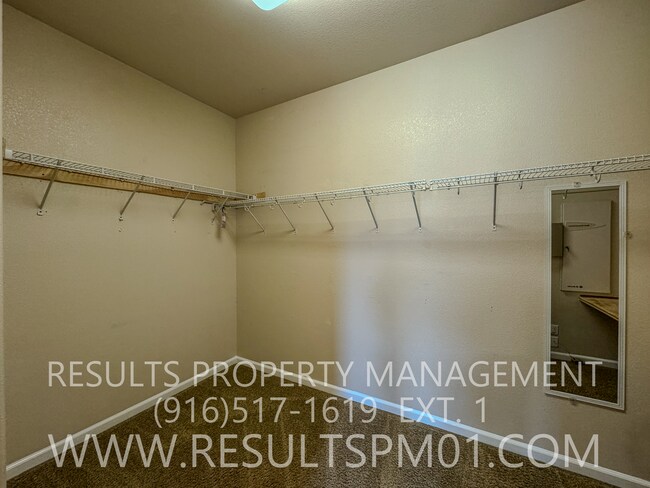 Building Photo - Beautiful 4 Bedroom 3 Bath home