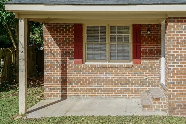 Building Photo - S Pine St