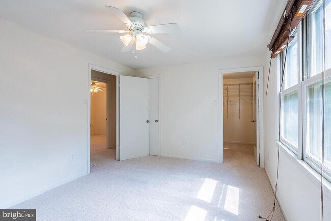 Building Photo - 3048 Silent Valley Dr