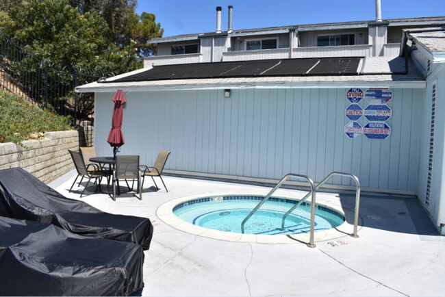 Building Photo - Spacious 2-Bed, 2-Bath Apartment North Park