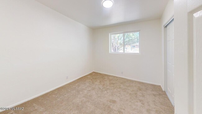 Building Photo - 1410 N Desmond Ave