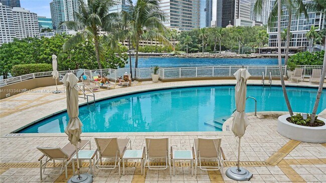 Building Photo - 801 Brickell Key Blvd