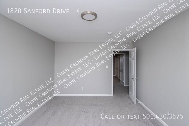 Building Photo - 1820 Sanford Dr