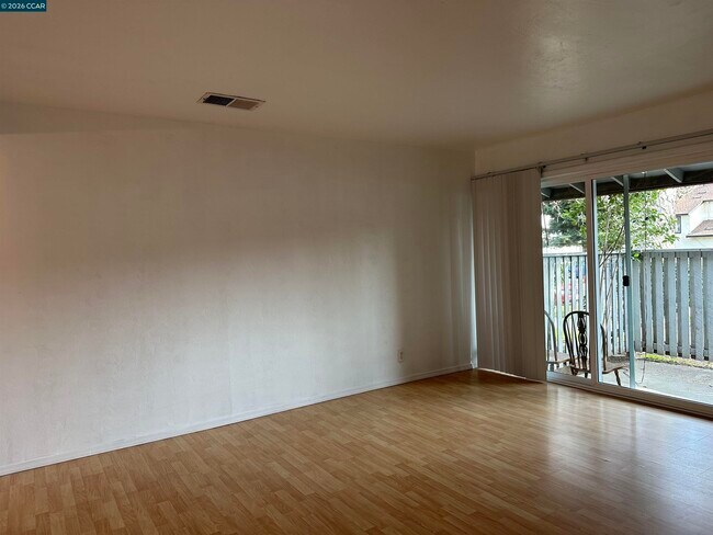 Building Photo - 89 Villa Cir