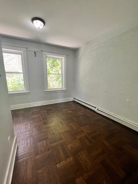 Building Photo - 5 Morton Pl