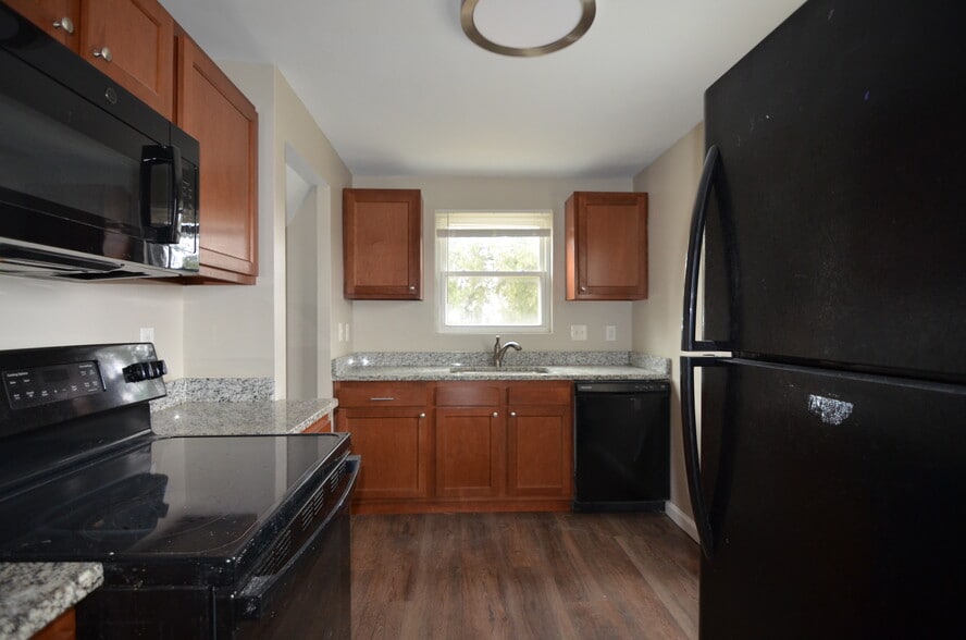 Building Photo - 7841 Matson Ct