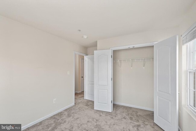 Building Photo - 4904 Olympia Pl