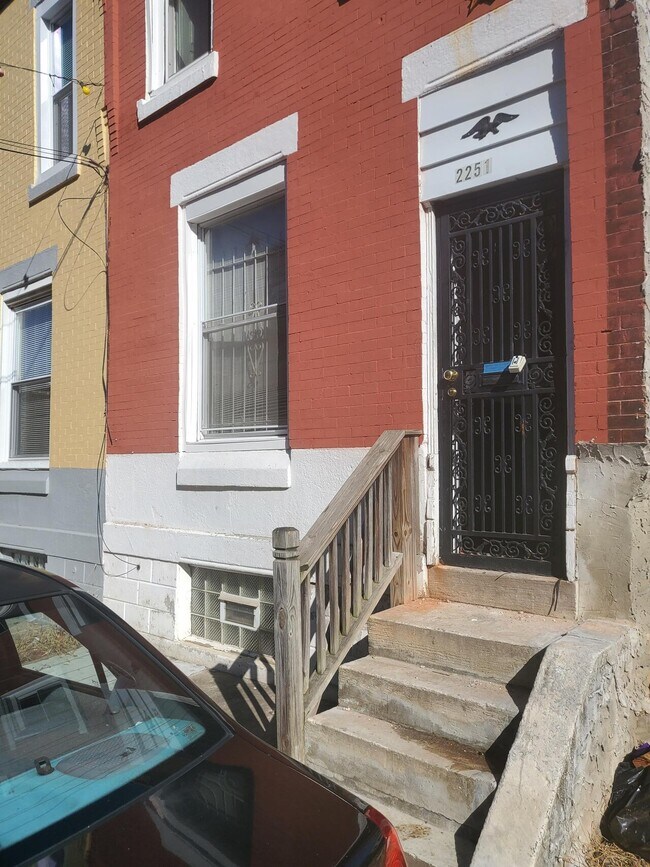 Building Photo - 2251 N Chadwick