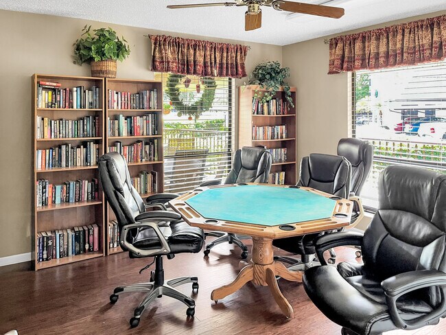Building Photo - 2800 Cove Cay Dr