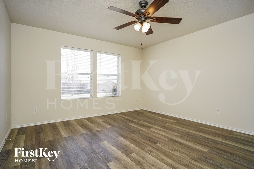 Building Photo - 1464 Greenbrook Dr