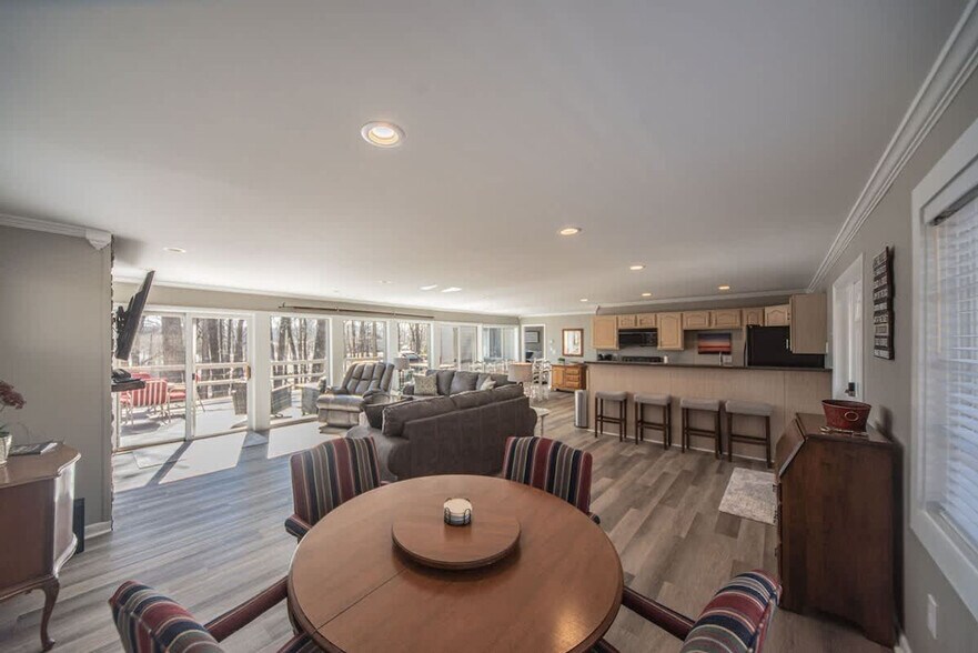Building Photo - 413 Bayshore Dr
